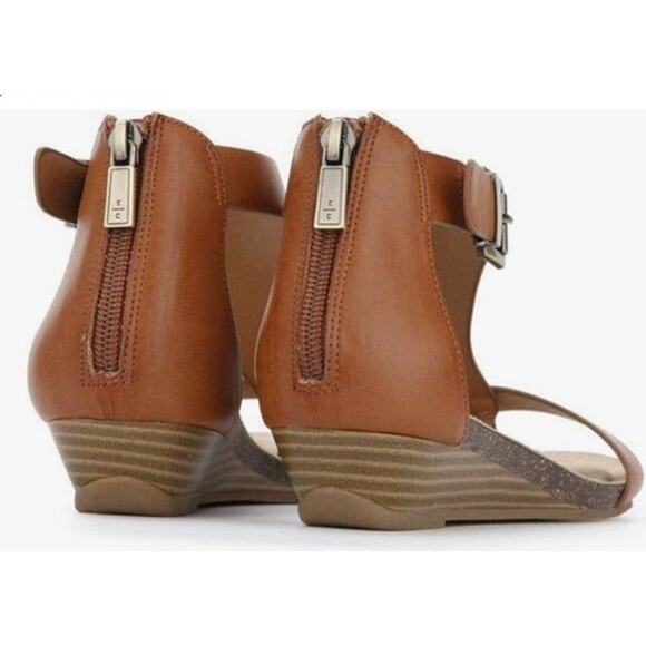 Kenneth Cole Great City Gal Toffee Cognac Vegan Leather Wedge T-Strap Sandals 8 - Picture 3 of 13